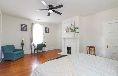 Midcentury Modern - central location to all - Foto 21