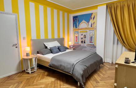 Behind On The Canalside Venice - Foto 1