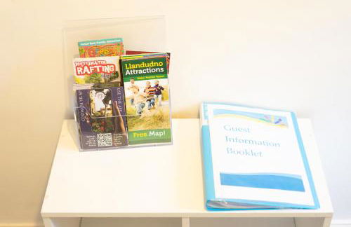 Newly-renovated, mid-terrace cottage in Porthmadog - Photo 6