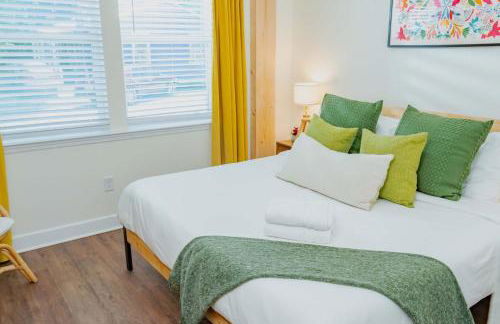 The Botanical Suite Newly Built Upscale Central - Photo 20