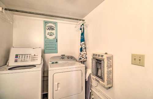 Lil Red Hen Cottage in the Boone Area with Hot Tub - Foto 15