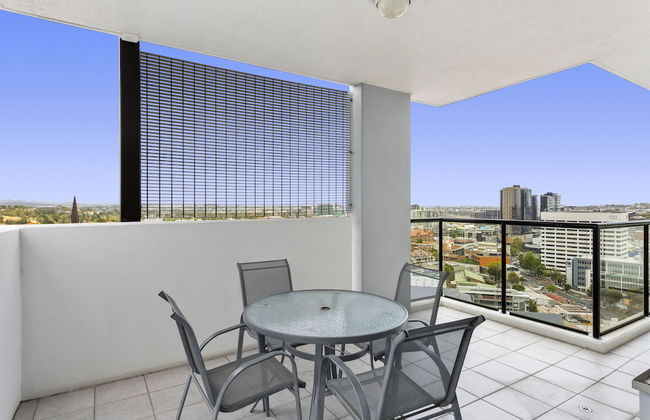 Republic Apartments - Photo 37