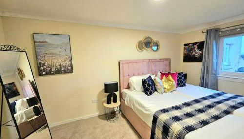 Stylish & Spacious 4 Bedroom House - Foto 4