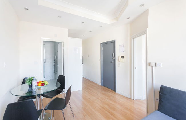 Euston Modern Apartments - Photo 57