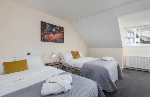 Spacious Luxurious Serviced Accommodation 6 - Photo 15
