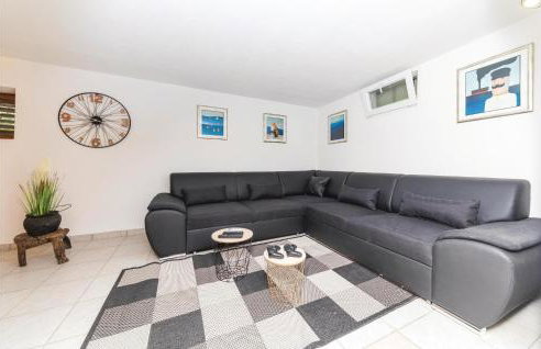 Two-Bedroom Holiday Home In Trilj - Photo 16