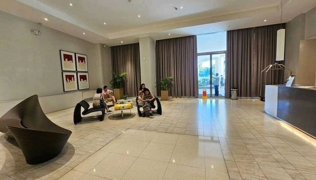 Coin salon dans le hall