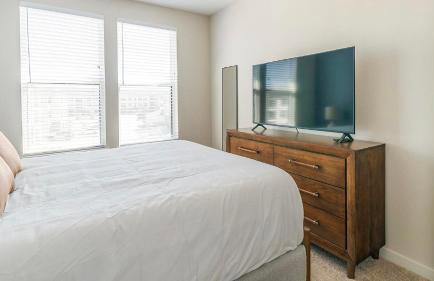 Landing Stunning 1BD Pool Clubhouse - Photo 8