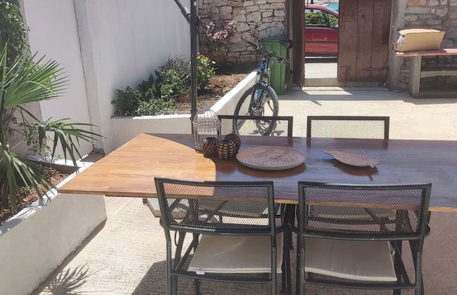 Stunning 2-bed House in Jezera With Sea Views - Photo 13