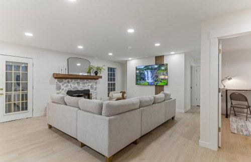 Sleeps 12 | 2 Kings w/ Ping-Pong, Gym, Arcade, BBQ - Foto 6