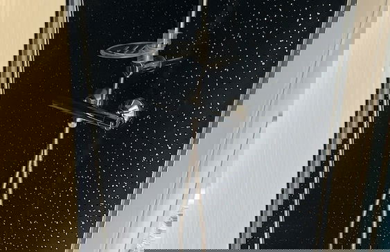 Cabin - Sleeps 2 hot tub & Parking - Photo 6