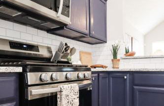 Cozy Home in the Heart of Aggieland - Photo 6