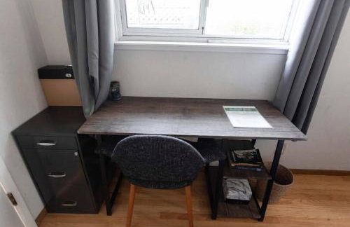 SunHouse 1410sqft BBQ 3xTVs Pets W/D Backyard - Photo 25