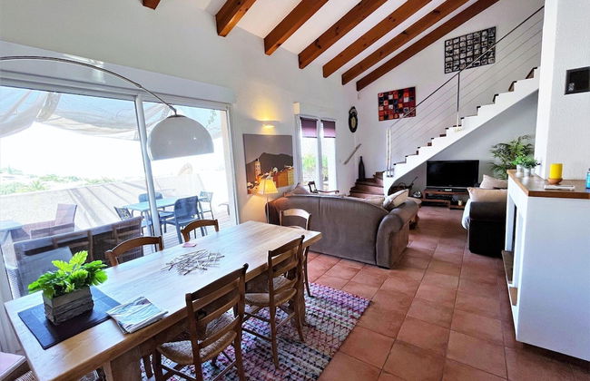 Apartment With sea View and Pool - Photo 21