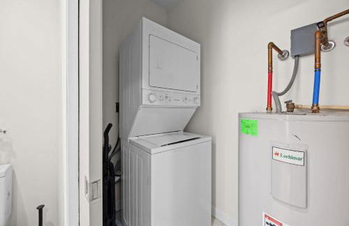 Exquisite Condo with Views in Trendy NuLu District - Foto 42