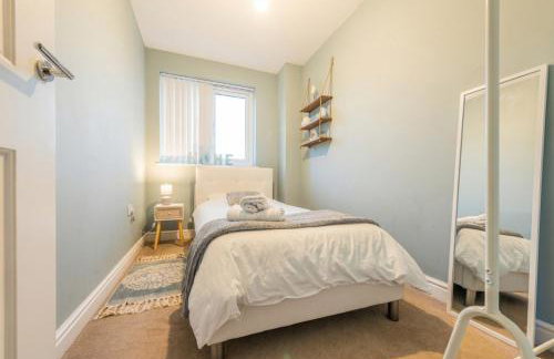 Family-Friendly 4-Bedroom House in Moston with Parking and Garden - Foto 5