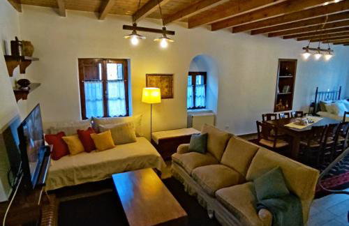 Kristi's Homes - ''Traditional Home'' in Dimitsana - Photo 8