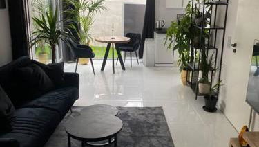 Stilvolle 1-Zimmer Wohnung mit Terasse nahe Therme und Prezero Arena - Foto 2