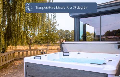 Grand Gîte Le Saule en Scie - 3 étoiles - Spa chauffé, 12 à 14 pers, jardin clos, 30 mn PuyduFou - Foto 43