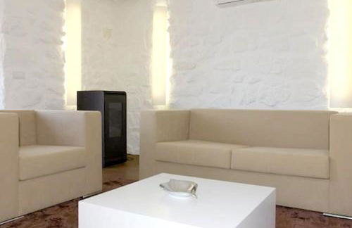 Charming Country House in Riba de Mouro, Fireplace - Foto 11