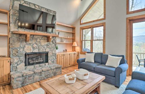 Sapphire Retreat with 2 Decks, Views and Resort Access - Foto 4