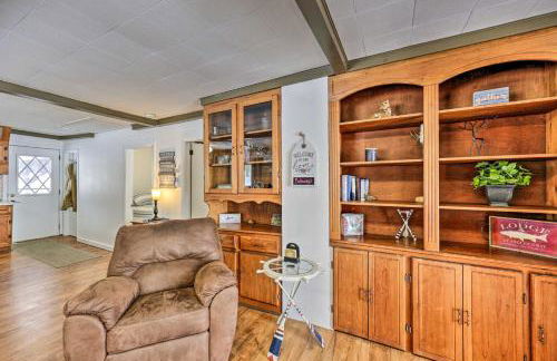 Cozy Maine Lakefront Cabin Rental - Foto 6