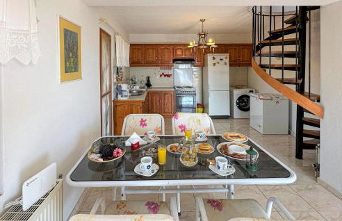 Nice Apartment In Korfos, Korinthos - Foto 3