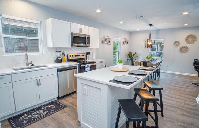 Charming 3br/1ba Close to Vibrant Downtown - Foto 9