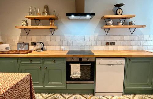 Sherlock Holmes Historic House - Photo 5