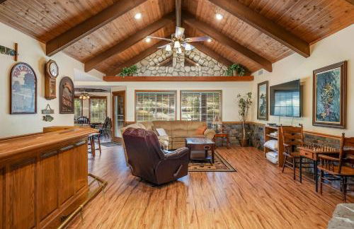 Oak Pond Retreat Stocked pond/pool table/BBQ Grill/EV Charger - Foto 20