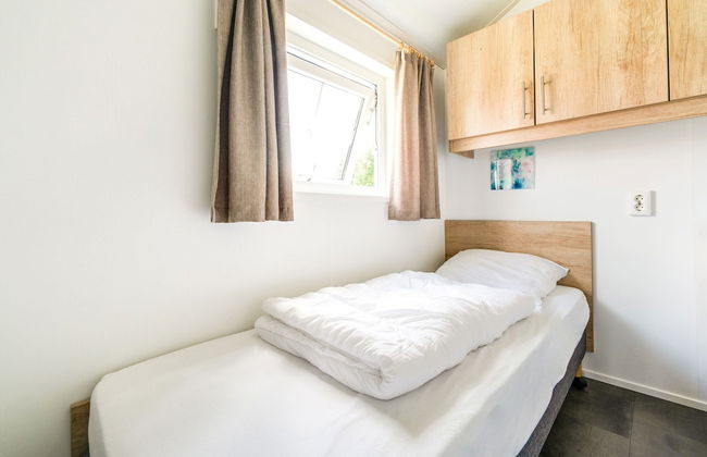 Glamping With Veranda Over Water - Photo 7