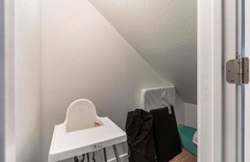 Spacious 2-Story, Pet&Fam Friendly, WFH, Gym&Pool - Foto 51