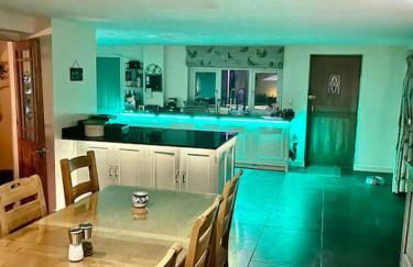 Totally Private, idyllic House with hot tub in an acre of private gardens - Foto 9