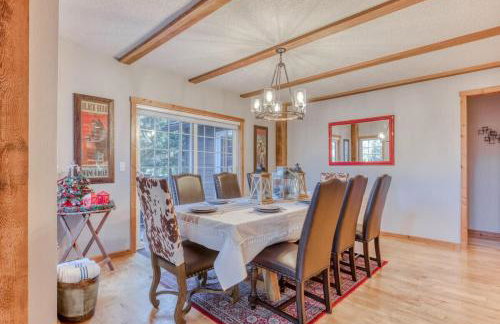 Lazy Bear Lodge · Spacious 6BR Lodge with Chef's Kitchen, Hot Tub, Golf Views and more - Foto 11