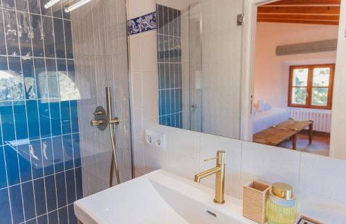 Villa renovada vista al mar y piscina climatizada - Foto 3