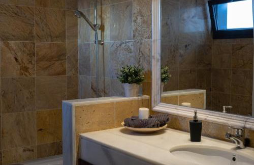 Villa Mo Luxury Heated Pool - Photo 15