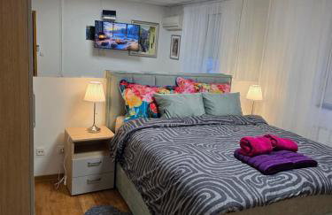 APARTMAN LAVANDA ZAGREB 57 Square Meters 2 Bedrooms Free Parking Self Check-in - Photo 1