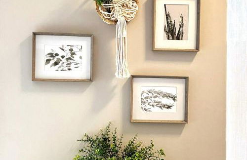 Studio Townhouse in Uptown King Bed-Wi-Fi-Full Kitchen- Washer & Dryer - Foto 7