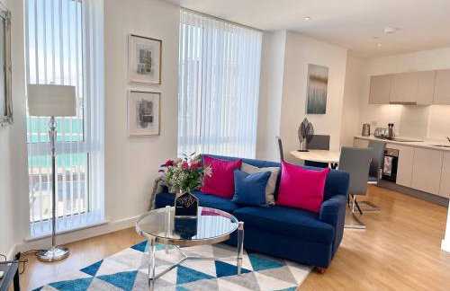 Urban Gateway Spacious Apartment with free parking - Photo 1