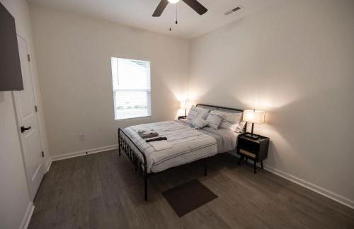 4 Min to Downtown - 10 Min to Elon - Washer and Dryer - Foto 14