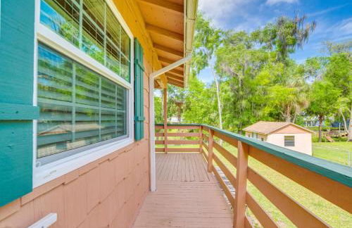 Relax Fireside Riverfront Inglis Duplex with Dock - Foto 19