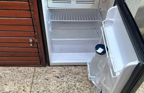 Chalé com PISCINA Privativa, com 2 QUARTOS, ESTACIONAMENTO em Condomínio com PORTARIA 24h, Sauna, Quadras, 3 PISCINAS no condomínio, Pesca e Parquinho Infantil - SmarTV na sala de estar, TV na área CHURRASQUEIRA, Wi-Fi e Cozinha Completa - Foto 79