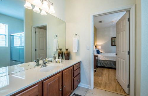 Luxurious Condo w Modern Design, near Disney - Foto 23