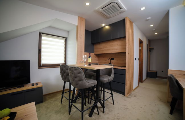 Lakeside Residence - Photo 4