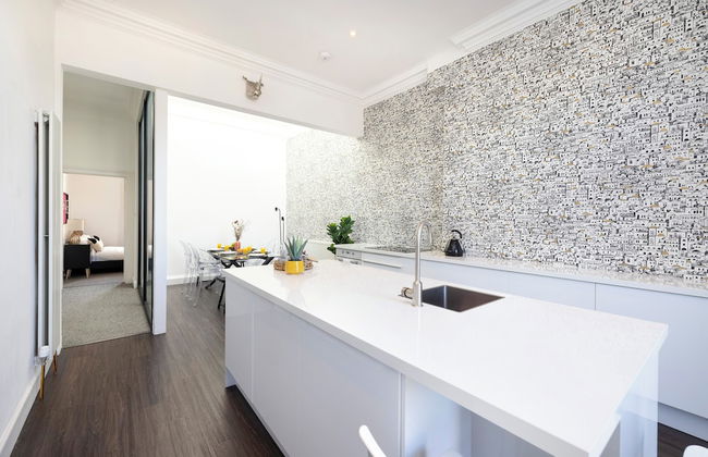 Delightful 3-bed Flat with Parking - Foto 20