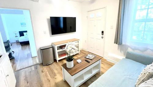 Hidden Gem with Hot Tub and Parking - 4 Guests - Foto 4