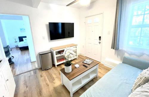 Hidden Gem with Hot Tub and Parking - 4 Guests - Foto 4