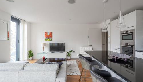 Modern, fully furnished apartment with ensuite, private balcony and elevator in Notting Hill - Foto 5