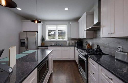 WeHo Nashville Home, Geodis Park, Private Movie Theater! 10min to Broadway! Sleeps 10! - Foto 10