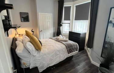 Cosy Jesmond 3 bed apartment - fantastic location - Photo 1